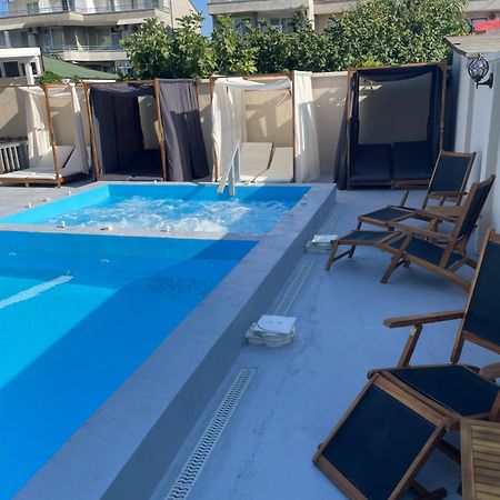 Family Hotel Malibu Tsjernomorets Eksteriør bilde