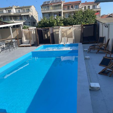 Family Hotel Malibu Tsjernomorets Eksteriør bilde