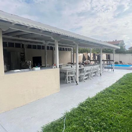 Family Hotel Malibu Tsjernomorets Eksteriør bilde