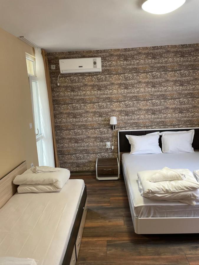 Family Hotel Malibu Tsjernomorets Eksteriør bilde
