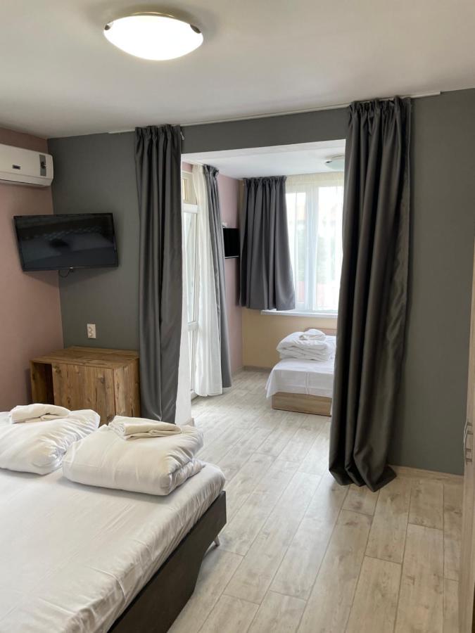 Family Hotel Malibu Tsjernomorets Eksteriør bilde