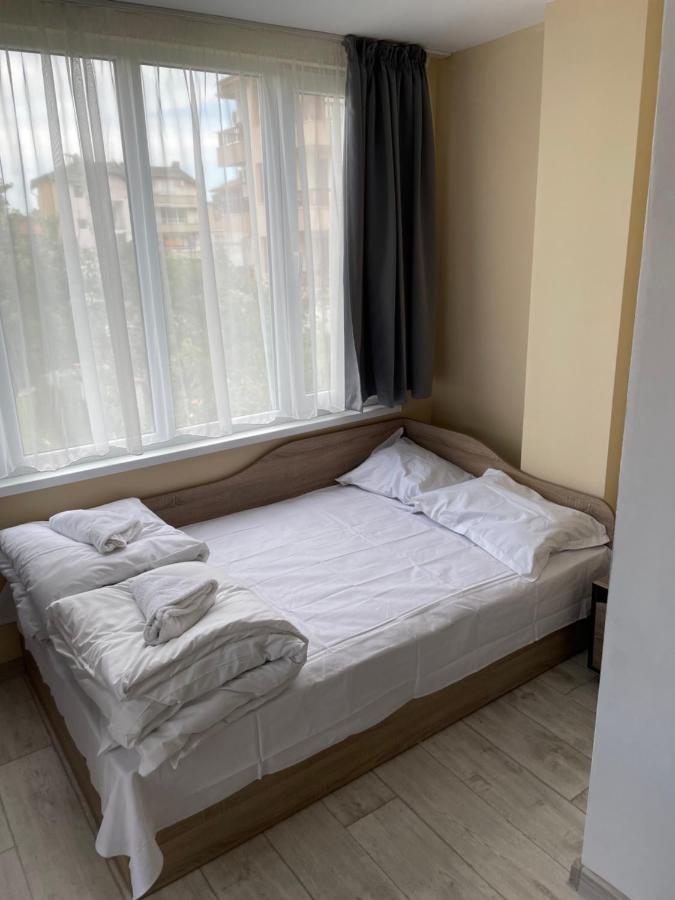 Family Hotel Malibu Tsjernomorets Eksteriør bilde