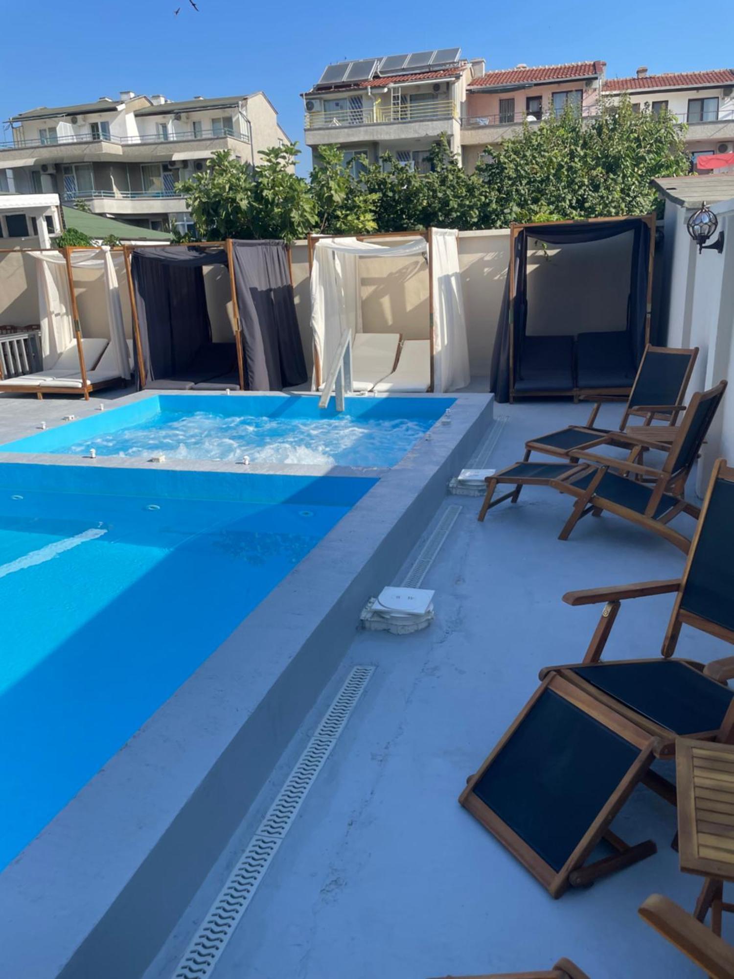 Family Hotel Malibu Tsjernomorets Eksteriør bilde