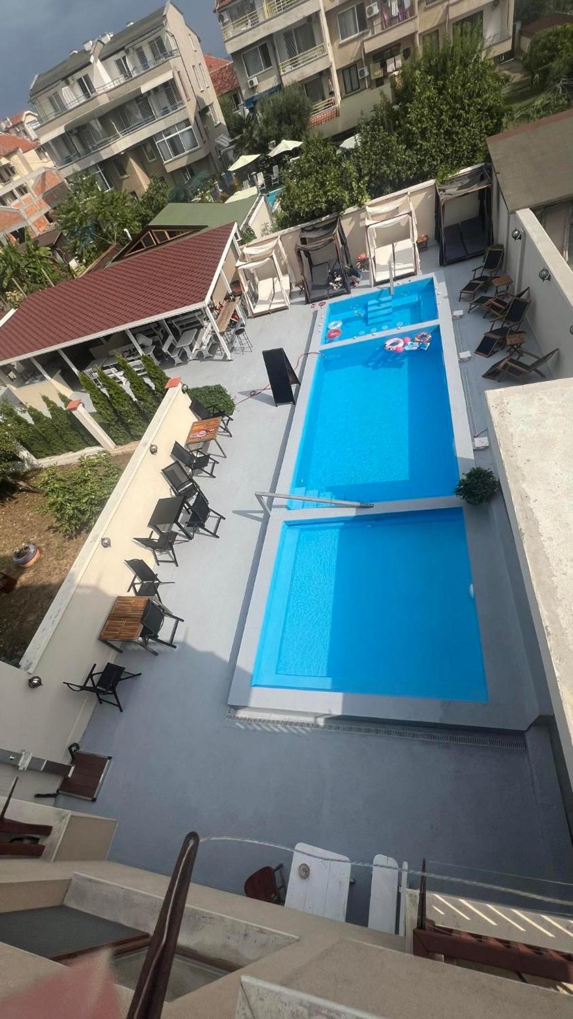 Family Hotel Malibu Tsjernomorets Eksteriør bilde