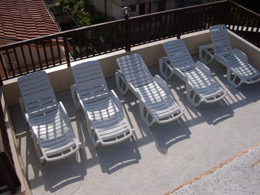 Family Hotel Malibu Tsjernomorets Eksteriør bilde